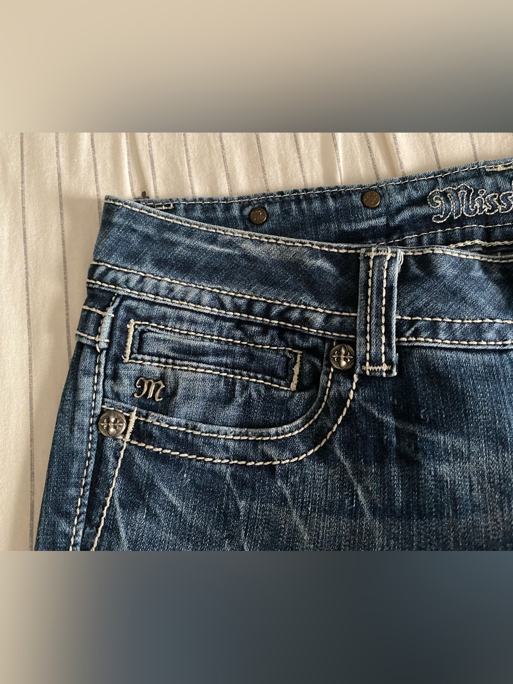 🦋 Miss Me “Like A Prayer” Boot Cut Jeans 🦋 - Picture 6 of 8